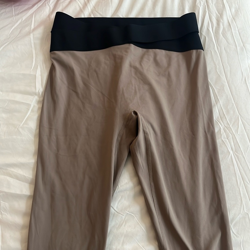 Le Ore workout pants